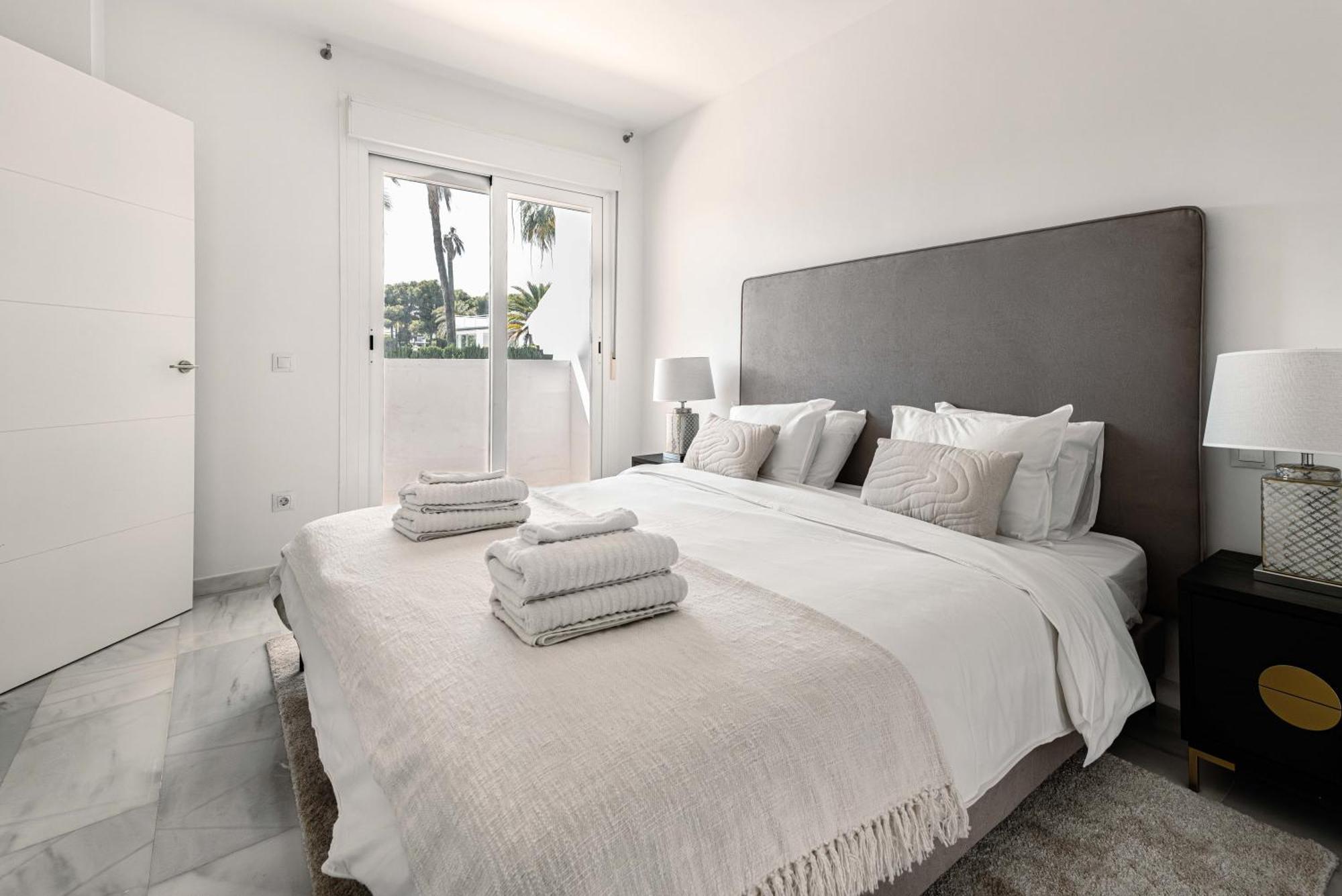 Apartment Ivy 3 Modern Bbq Gated Pool Marbella