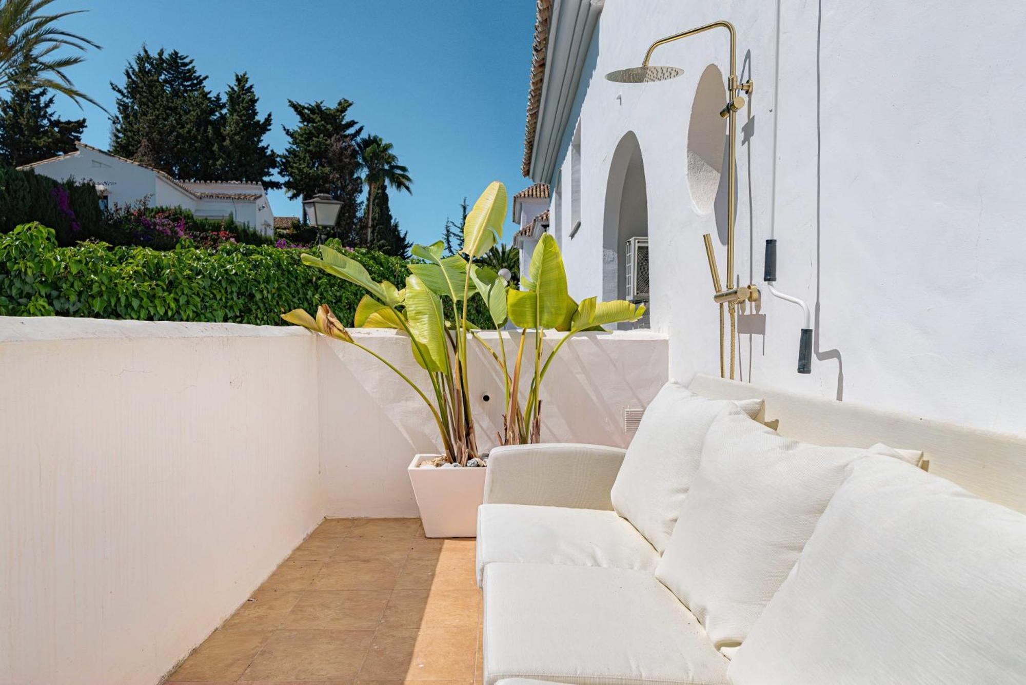 Apartment Ivy 3 Modern Bbq Gated Pool Marbella